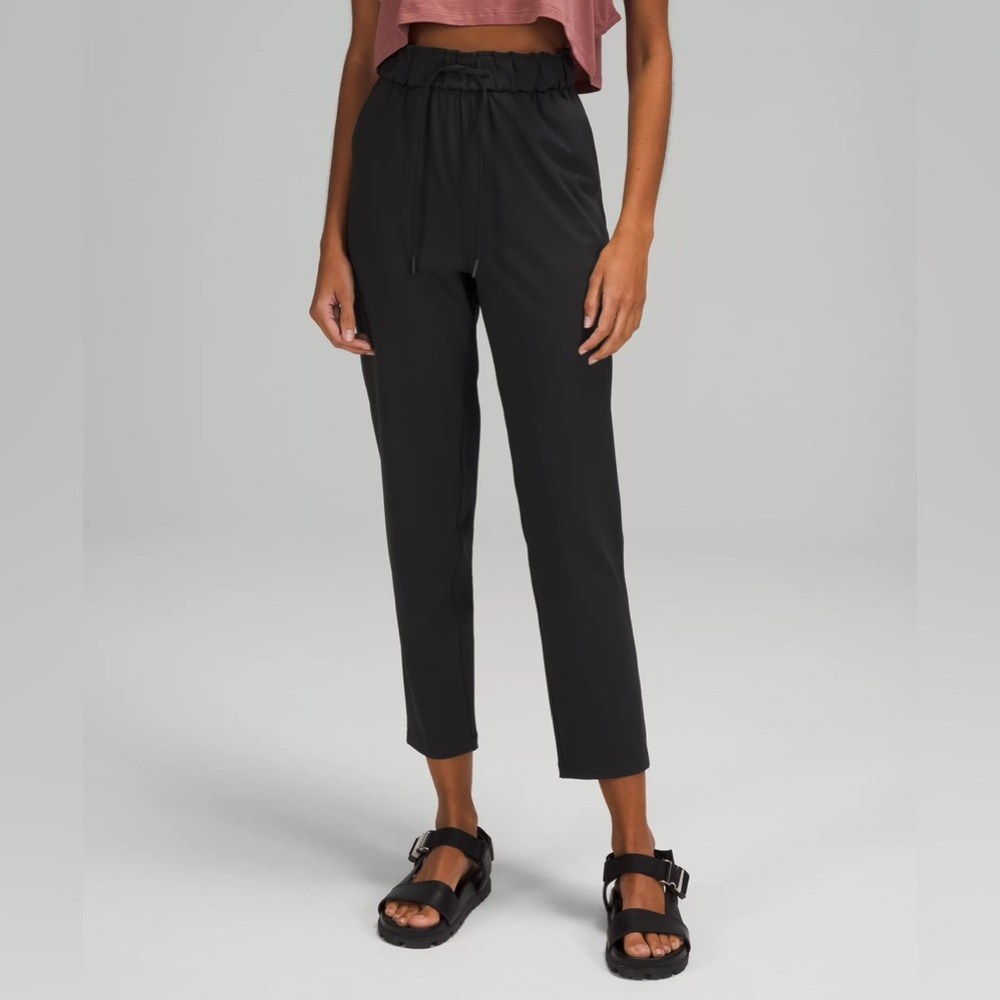 Lululemon On The Fly High Rise Golf/Work Pant 7/8 Length